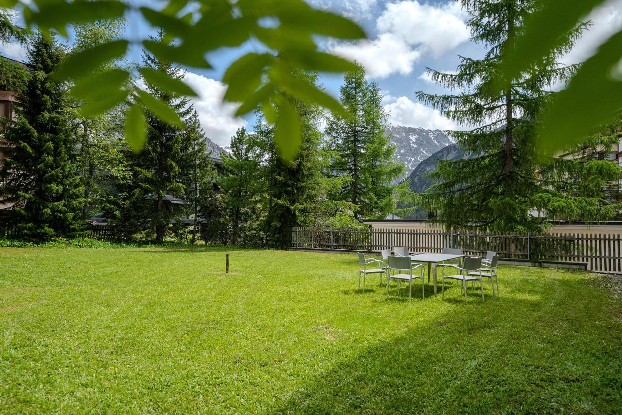 Haus Padrun 8 By Arosa Vacations Apartment Bagian luar foto